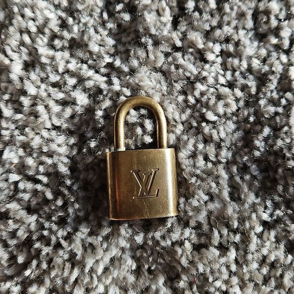 Authentic Louis vuitton LV lock - Picture 1 of 3
